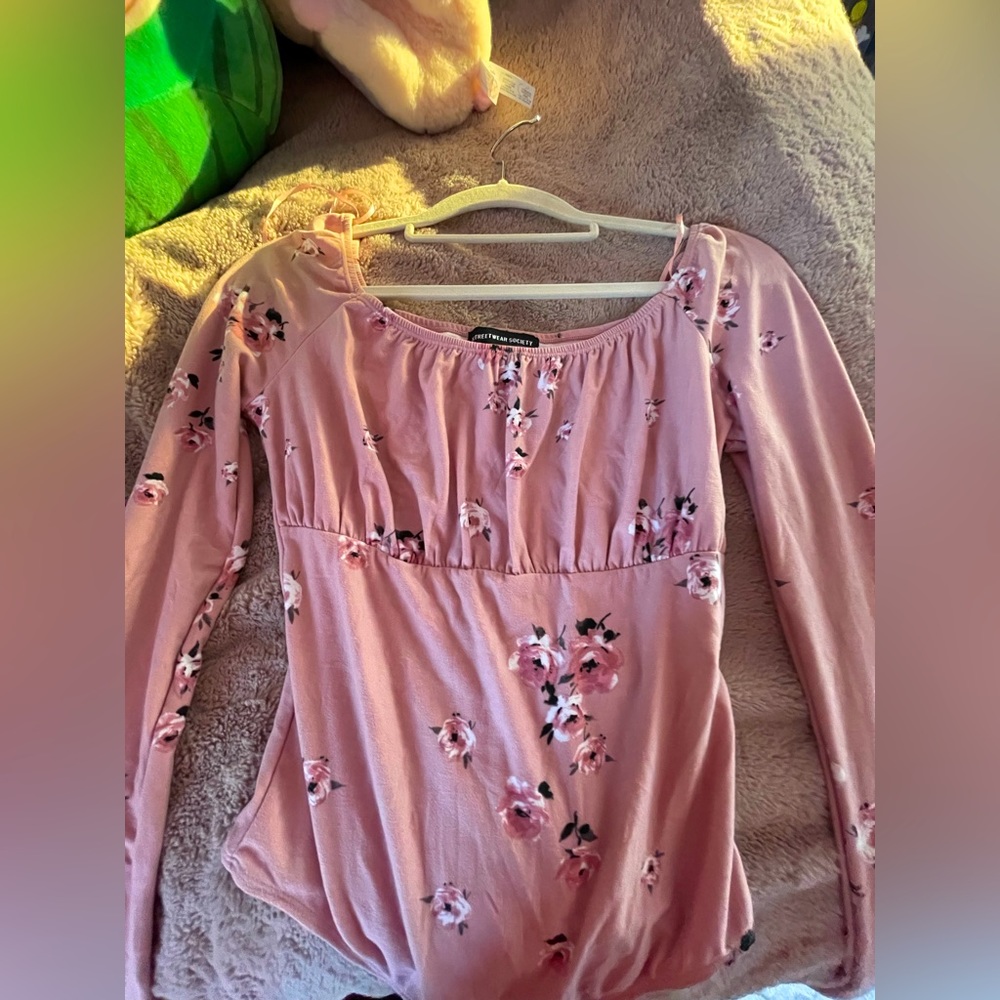 Long sleeve pink flower top